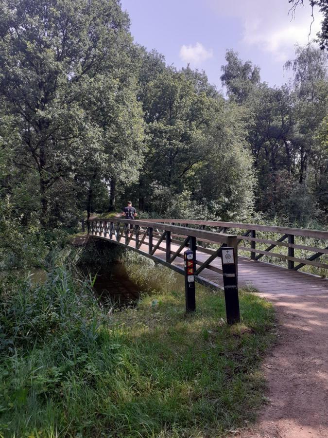 B&B Typisch Lelies Liessel Bagian luar foto