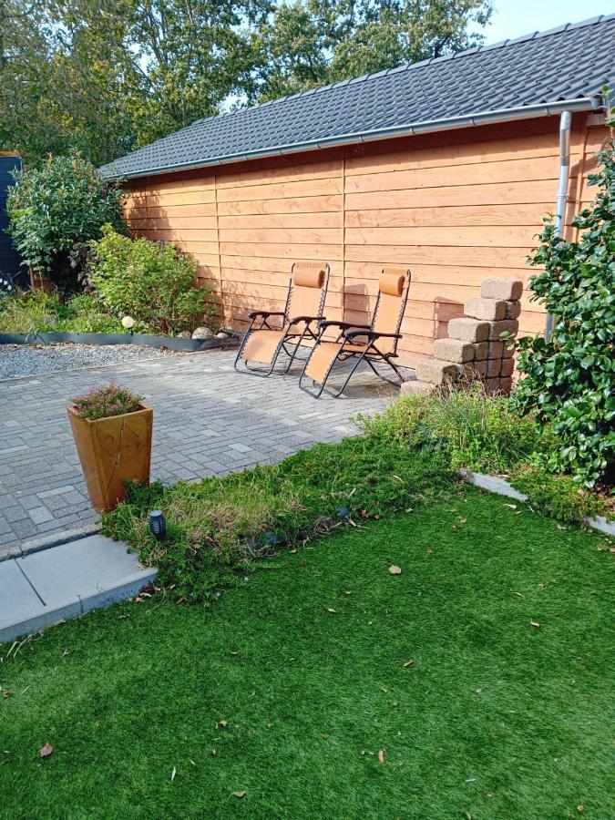 B&B Typisch Lelies Liessel Bagian luar foto