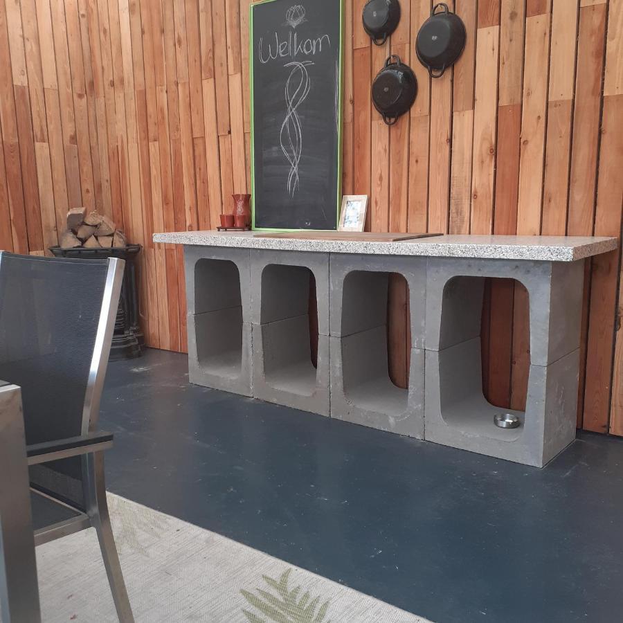 B&B Typisch Lelies Liessel Bagian luar foto