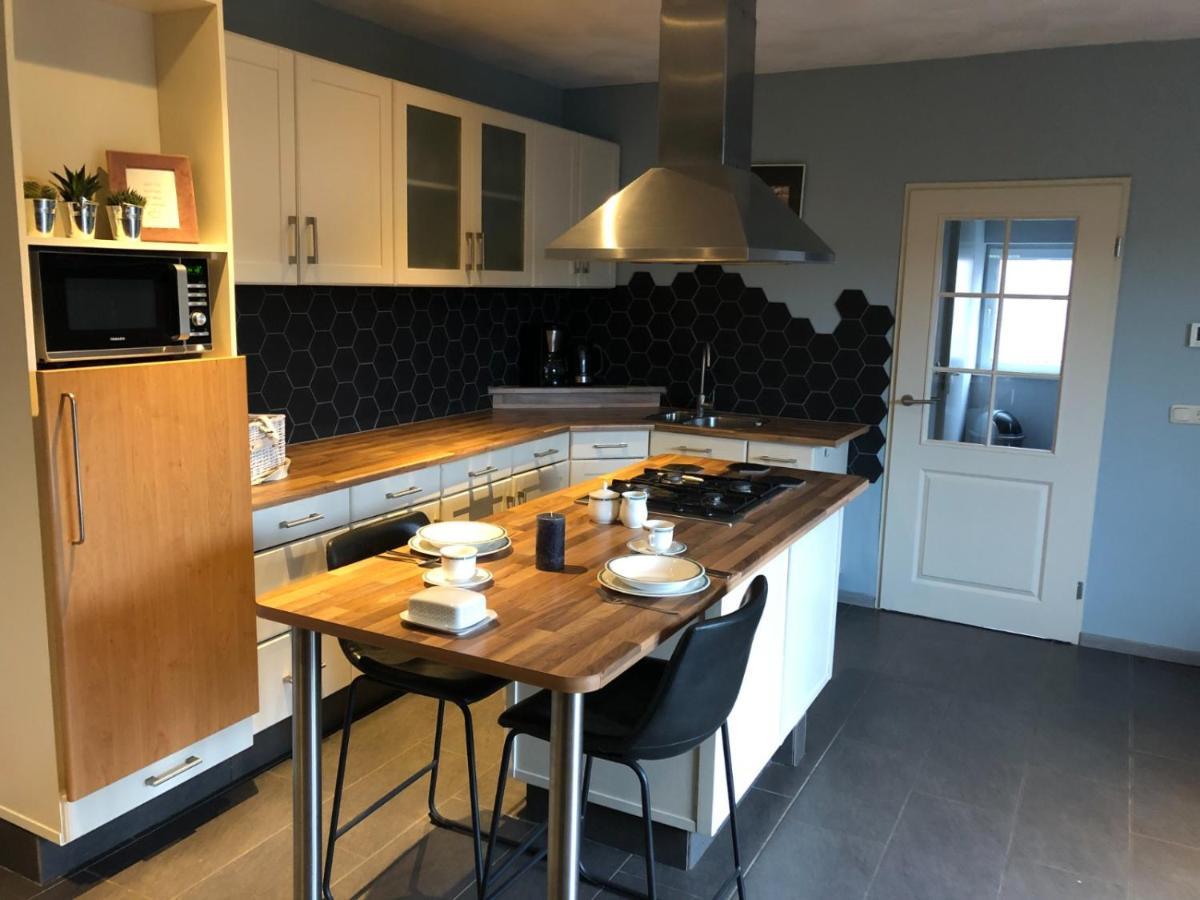 B&B Typisch Lelies Liessel Bagian luar foto
