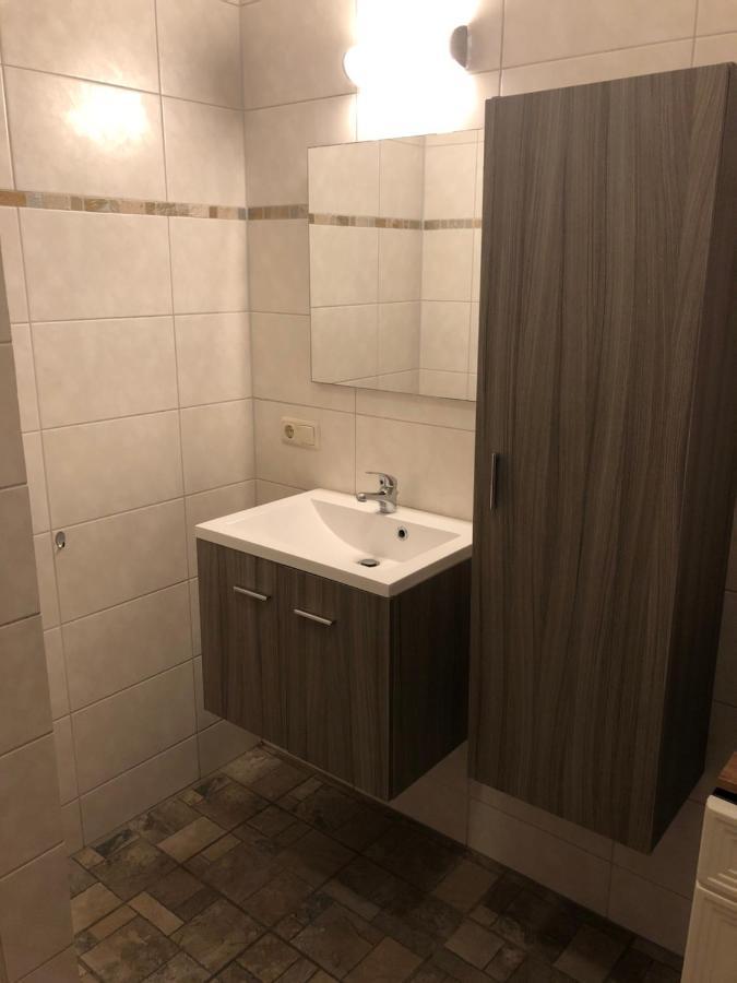 B&B Typisch Lelies Liessel Bagian luar foto