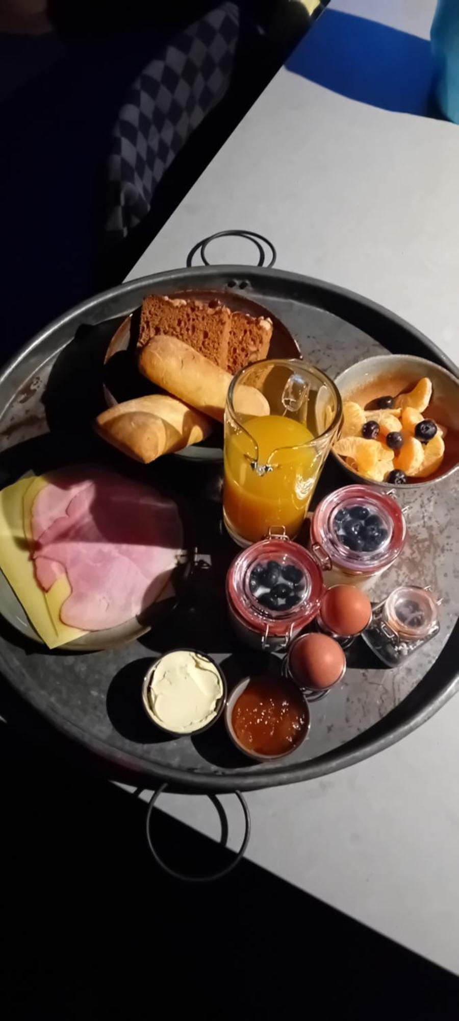 B&B Typisch Lelies Liessel Bagian luar foto